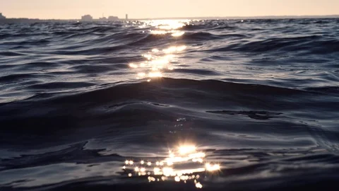 Sunset with amazing reflections on the water 動画素材 94148363