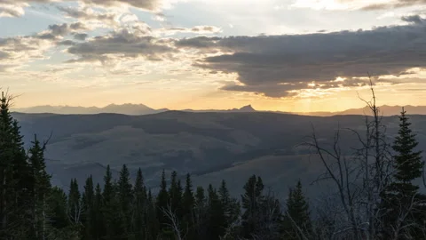 Sunset and clouds over Montana landscape with mountains Stock Footage 167573249