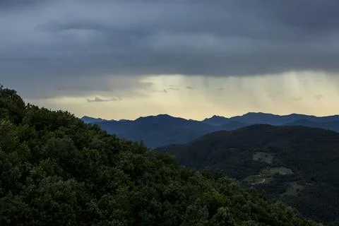 Sunset and dramatic clouds in La Garrotxa, Spain Stock-Fotos