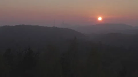 The Sunset and the Mist 库存影片 56804614