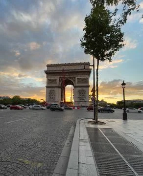 Sunset at Arc de Triomphe in Paris, France Foto stock