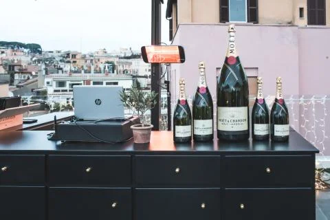 Up-Sunset Bar In Rome Stockfoto's