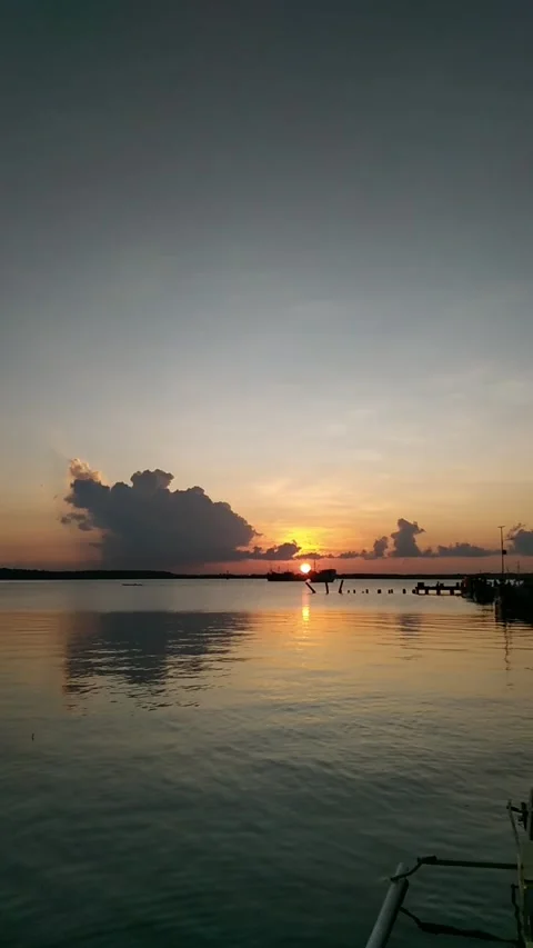 Sunset on the beach 스톡 동영상 190962574