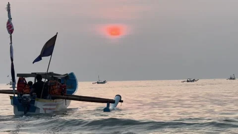 Sunset on the Beach Video stock 255499364