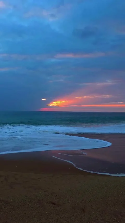 Sunset on the beach 库存影片 329410407