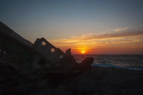 Sunset on the beach Vídeos de archivo 330252130