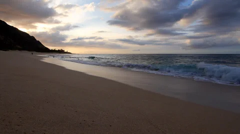 Sunset at the Beach Hawaii 스톡 동영상 36635115