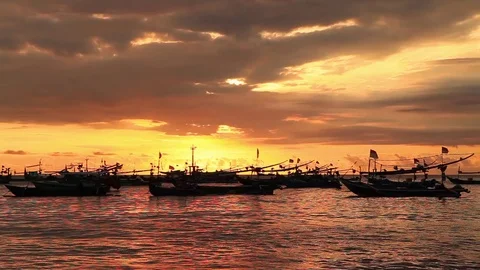 Sunset on the beach of Jimbaran. Bali Stock-Footage 70201282