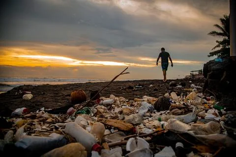 Sunset Beach Litter Fotos de archivo