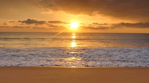 Sunset on the beach at phuket beach Stock-Footage 118998232