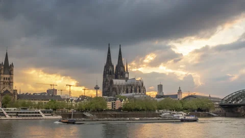 Sunset behind Cologne Cathedral hyper lapse Stock Footage