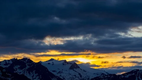 Sunset behind Grossvenediger Видео 122488313