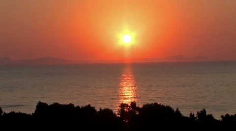 Sunset Behind the Island 動画素材 5903225