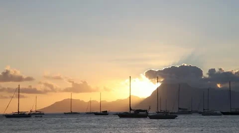Sunset behind Moorea Video stock 11202190