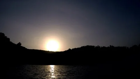 Sunset behind Mountains with lake Vídeo Stock 90508174