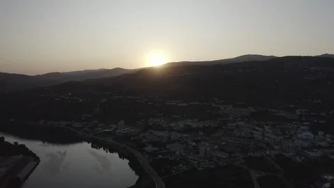 Sunset behind the mountains, Peso da Régua Stock Footage 122112413
