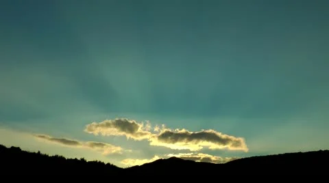 Sunset, being poured rays of light. Time lapse Vidéo 11738339
