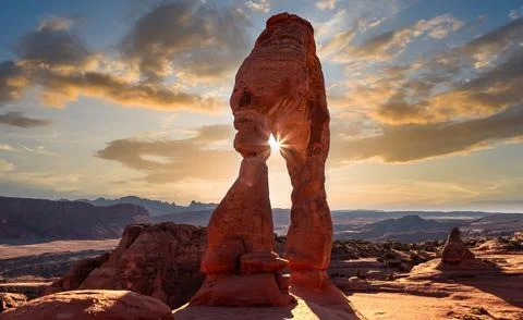 Sunset Between Delicate Arch, Arches National Park, Utah Foto stock