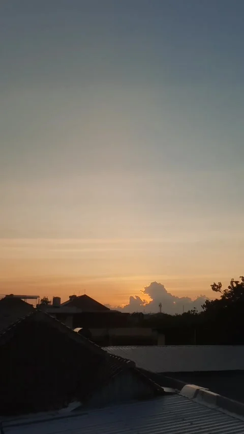 Sunset Beyond Silhouettes, Vertical 4k Footage 스톡 동영상 337566257
