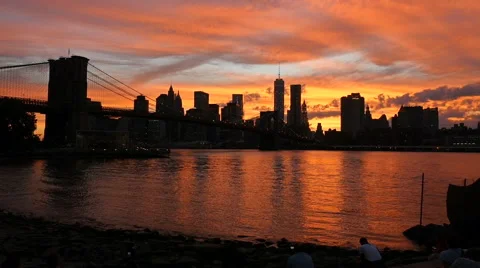 Sunset on the Brooklyn Bridge Stock Footage 65747326