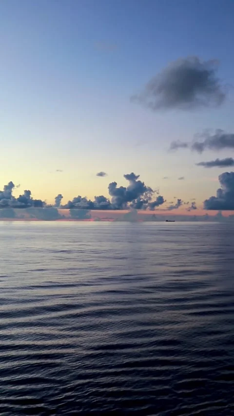 Sunset in the calm sea Stock Footage 202064410