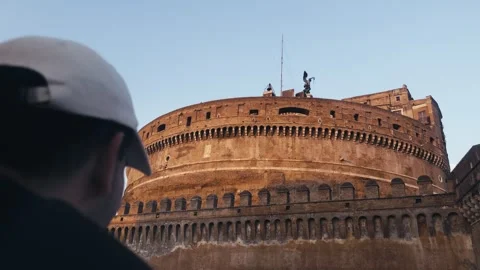 Sunset At Castel Sant'angelo. tracking shot view of Castel Sant'angelo. Vídeos de archivo 286047313