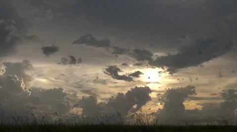 Sunset in clouds 库存影片 11154769