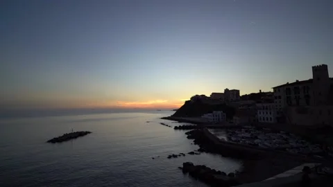 Sunset off the coast of Italy Vídeo Stock 197632089