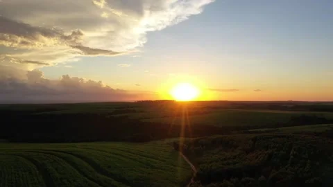 Sunset composed with sugar cane plantations and approaching storm clouds 스톡 동영상 255686565