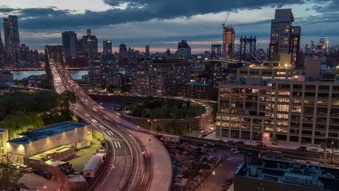 Sunset day to night transition timelapse at Brooklyn Bridge and Manhattan Bridge Video stock 83043717