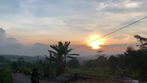 Sunset decorates the evening sky Video stock 233687209