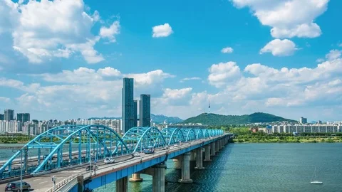 Sunset of the Dong Bridge and Han River in Seoul, South Korea Stock Footage 77171183