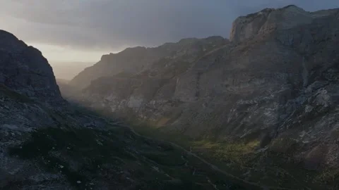 Sunset down the valley of the Ruby Mountains of Nevada. Stock Footage 296318775