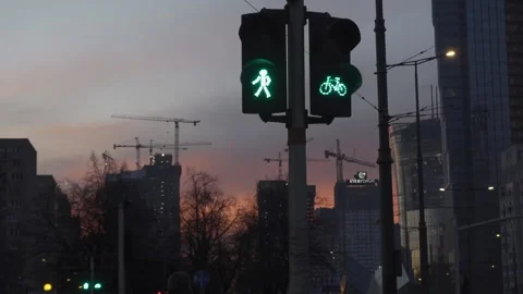 Sunset in downtown - gimbal walk Stock-Footage 147883381