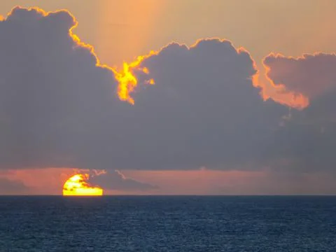 Sunset on Easter Island. The colors of sunset in ocean. Foto stock