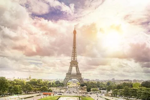Sunset Eiffel tower and Paris. Foto stock