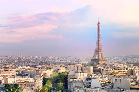 Sunset Eiffel tower and Paris city view form Triumph Arc. Eiffel Tower from Foto stock