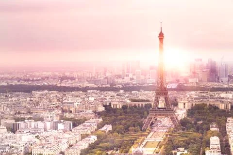Sunset Eiffel tower and Paris city view form Triumph Arc. 스톡 사진