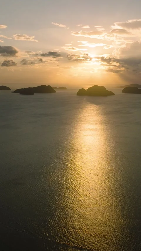 Sunset in El Nido. Palawan, Philippines. Stock Footage 303400430