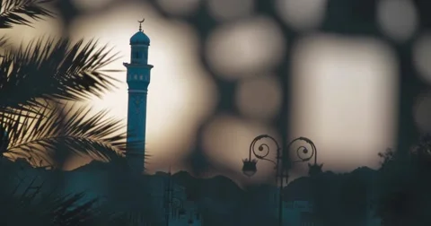 Sunset Focus Pull of Al Lawati Mosque Minaret (4K) Stock Footage 45872260