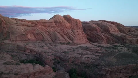 Sunset Glow on Red Rock Formations | Moab Utah Drone 库存影片 331494418