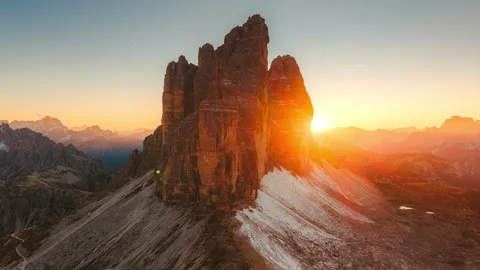 Sunset glowing over Tre Cime mountian peaks in autumn at Dolomites, Italy Vídeos de archivo 326603404