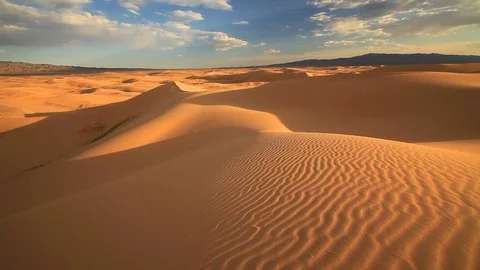 Sunset in the Gobi Desert. Mongolia Vídeos de archivo 78499159