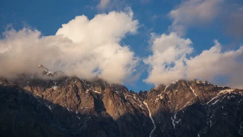 The sunset gradually sink into the darkness of the mountains Video stock 113870424