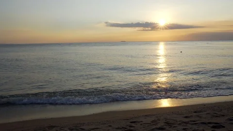 Sunset on the Gulf of Thailand. Orange cloudy sky at sunset. 스톡 동영상 119142292
