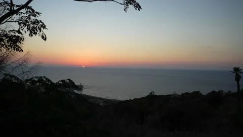 Sunset in Haifa, watching from Mount Carmel Vidéo 223335358