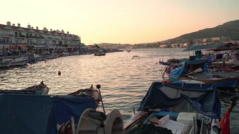 Sunset in the harbor Stockbeeldmateriaal 148259363