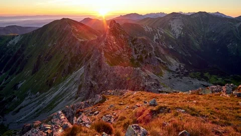 Sunset in high alpine mountains, beautiful rocky mountain landscape Stock-Footage 294595242