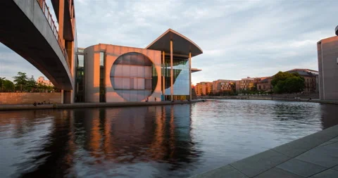 Sunset hyperlapse of Marie-Elisabeth-Lüders house in Berlin government district Stock Footage 135898455