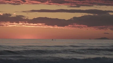 Sunset at italian beach with clouds Vídeos de archivo 71211040